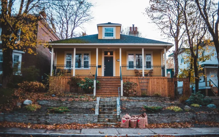 Craftsman home with a front porch and door, locksmith in Pelzer, SC